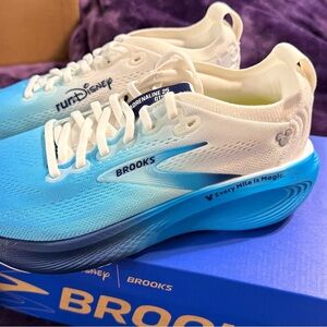 Brooks Run Disney Adrenaline GTS 25 Blue Gradient Running Shoes